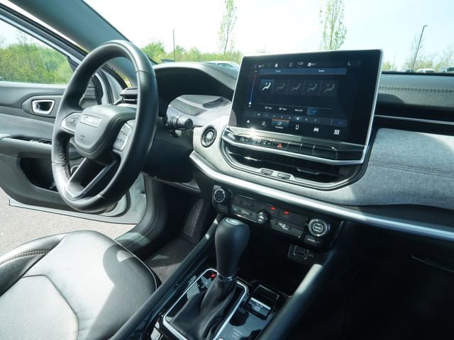 Used 2022 Jeep Compass Latitude image 32