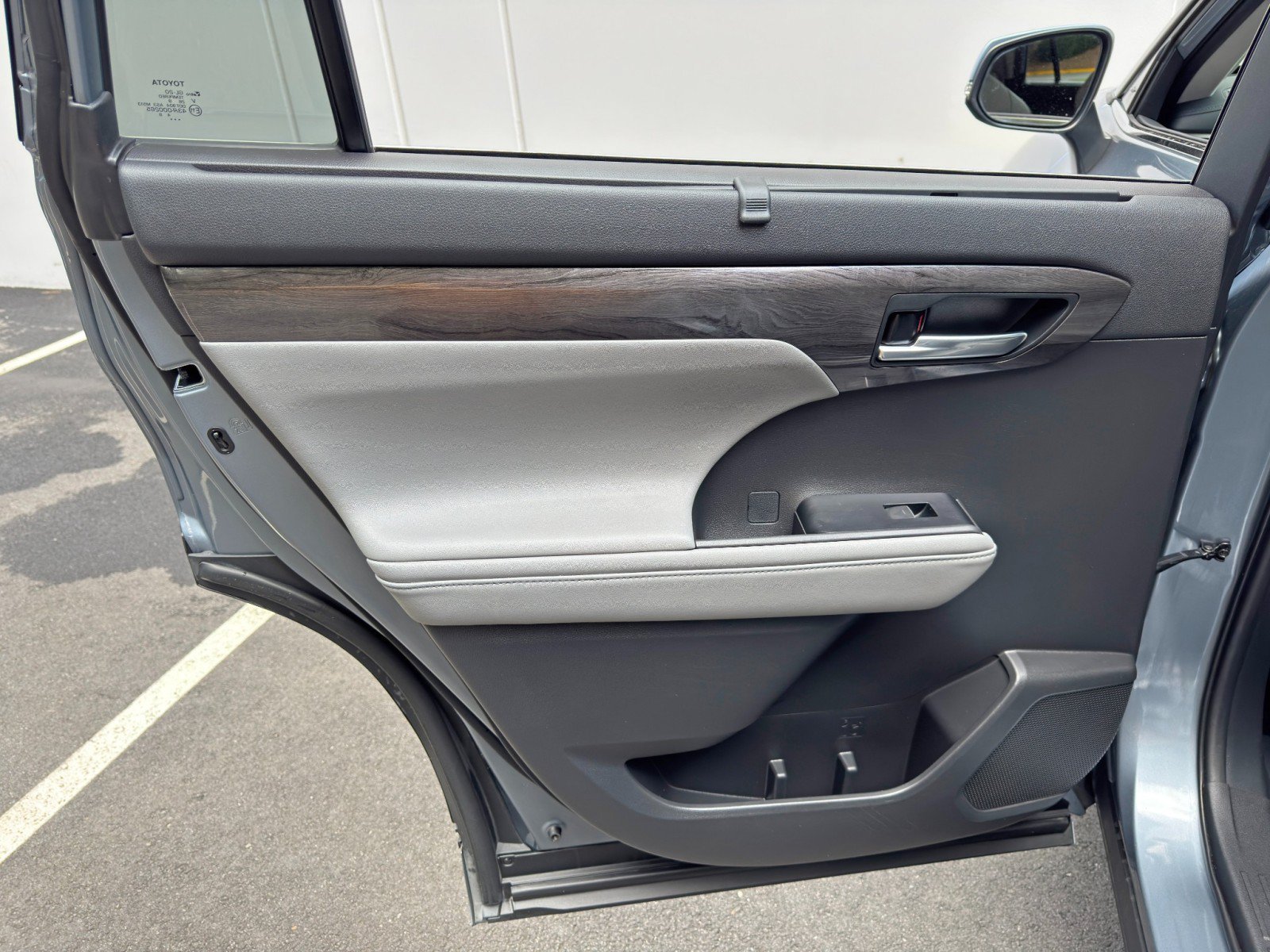 Used 2020 Toyota Highlander Limited FWD image 45