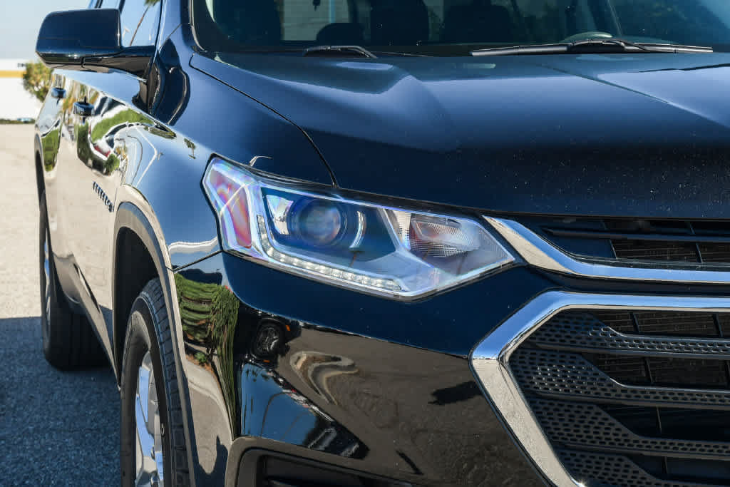 Used 2020 Chevrolet Traverse LS w/ LPO, Floor Liner Package FWD image 4