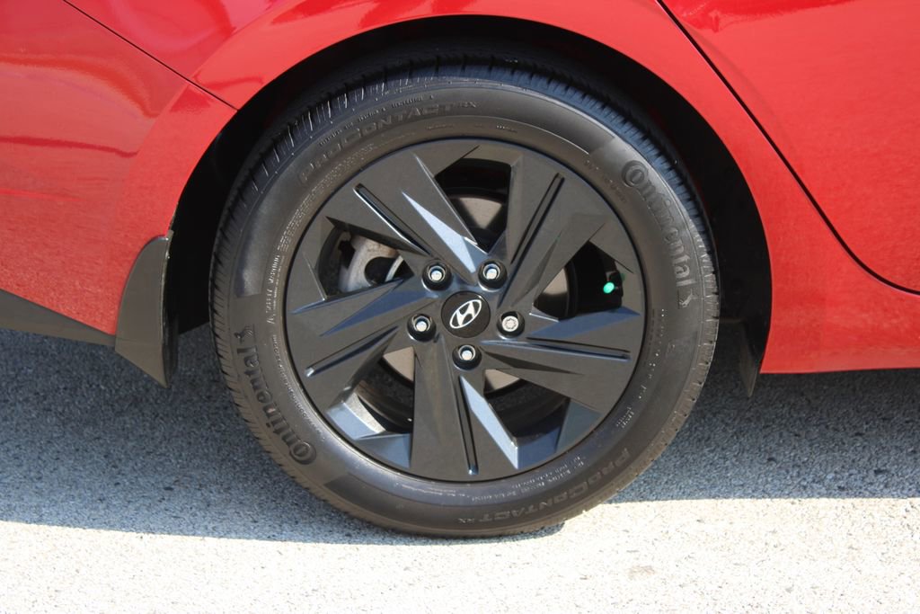 Used 2023 Hyundai Elantra SEL FWD image 29