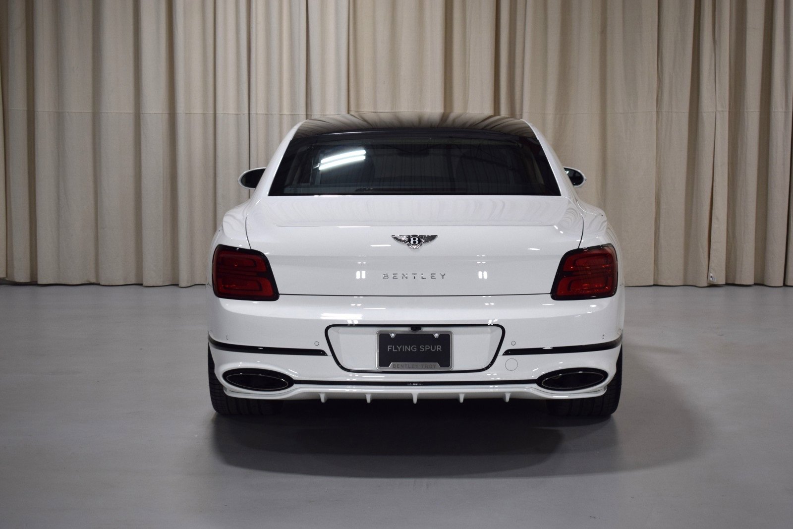 New 2025 Bentley Flying Spur Plug-In Hybrid image 15