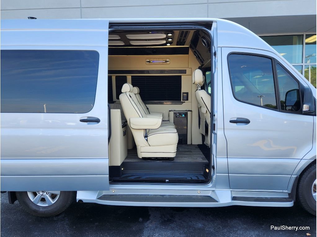 Used 2021 Mercedes-Benz Sprinter 2500 image 38