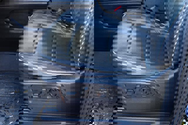 Used 2023 Chevrolet Suburban Premier image 16