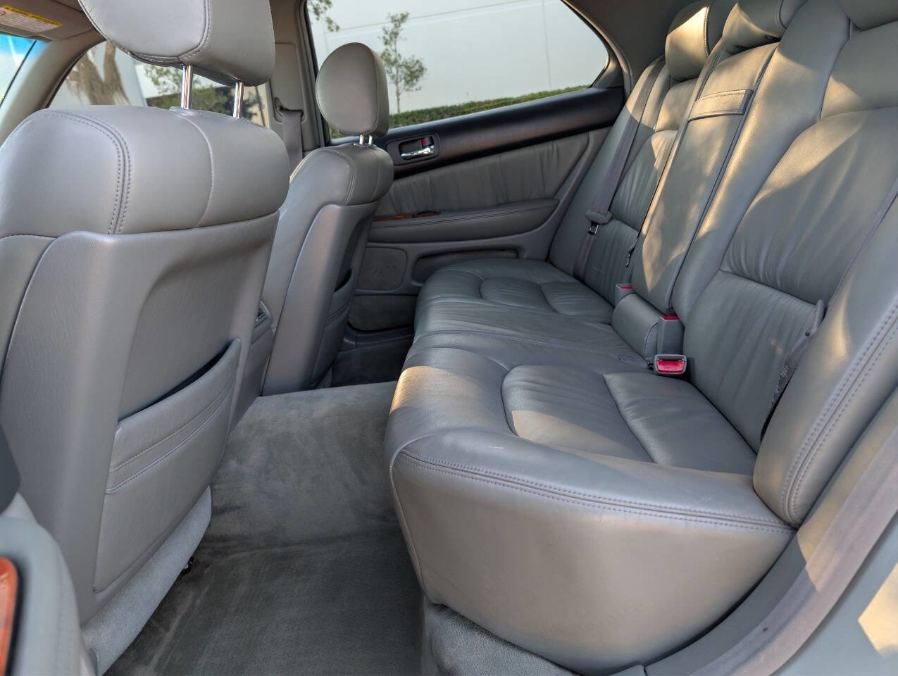 Used 1999 Lexus LS 400 image 17