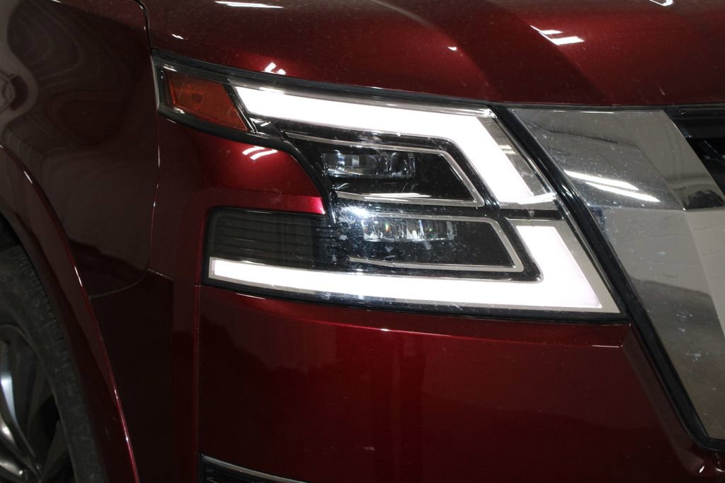 Used 2022 Nissan Armada Platinum w/ Captain's Chairs Package image 12