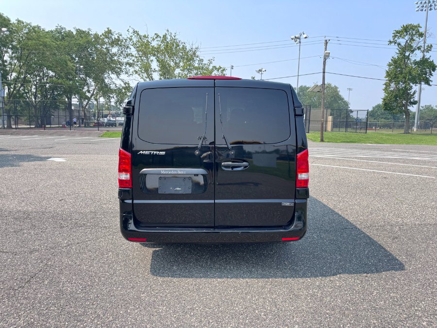Used 2018 Mercedes-Benz Metris Passenger image 6