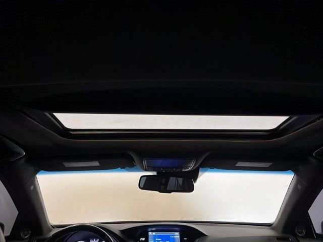 Used 2018 Acura RLX w/ Technology Package image 32