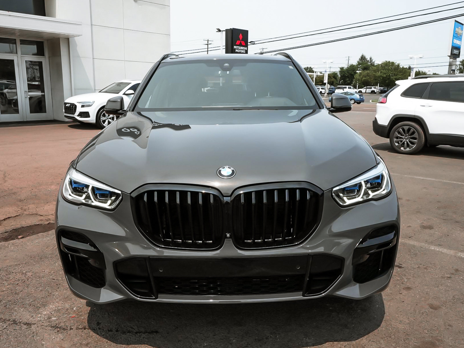 Used 2022 BMW X5 M50i w/ Executive Package AWD/4WD image 2