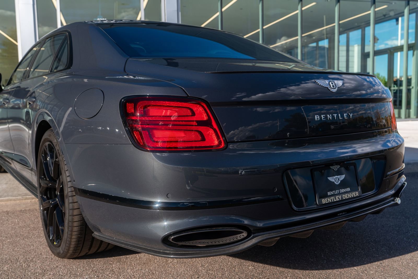 New 2025 Bentley Flying Spur Plug-In Hybrid image 11