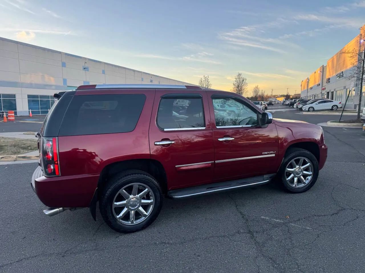 Used 2011 GMC Yukon Denali image 11