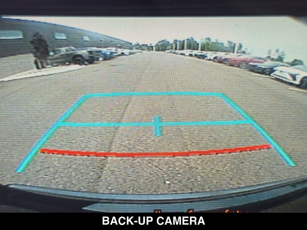 Used 2018 Toyota C-HR XLE FWD image 4