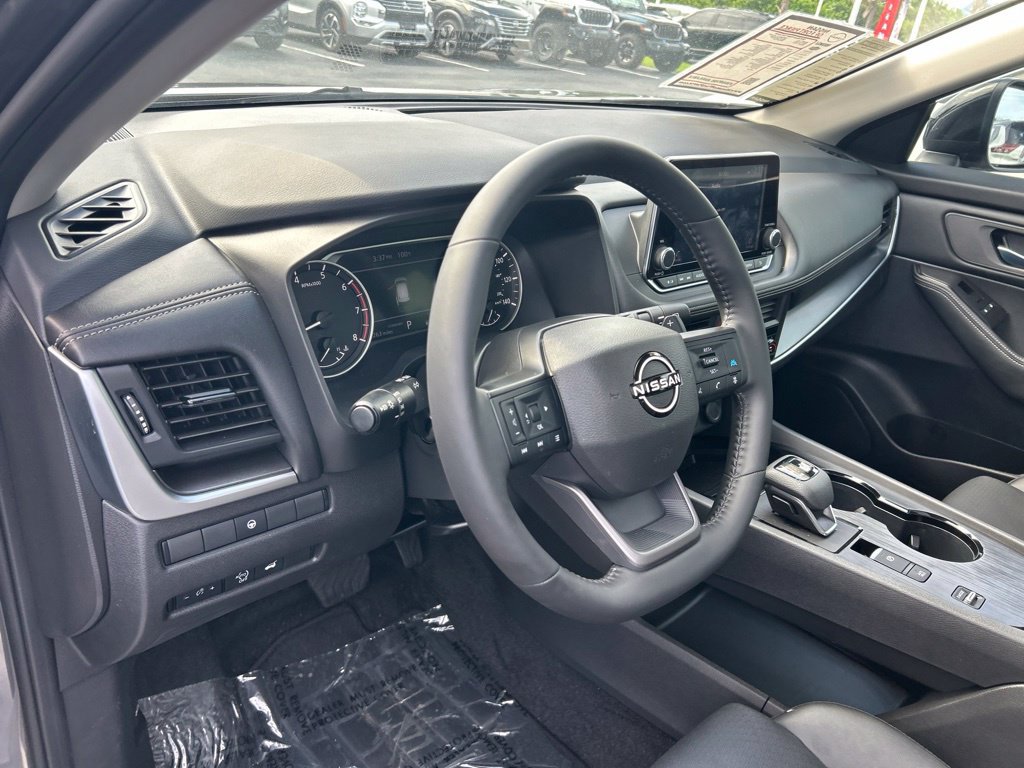 Certified 2026 Nissan Rogue Dark Armor FWD image 24