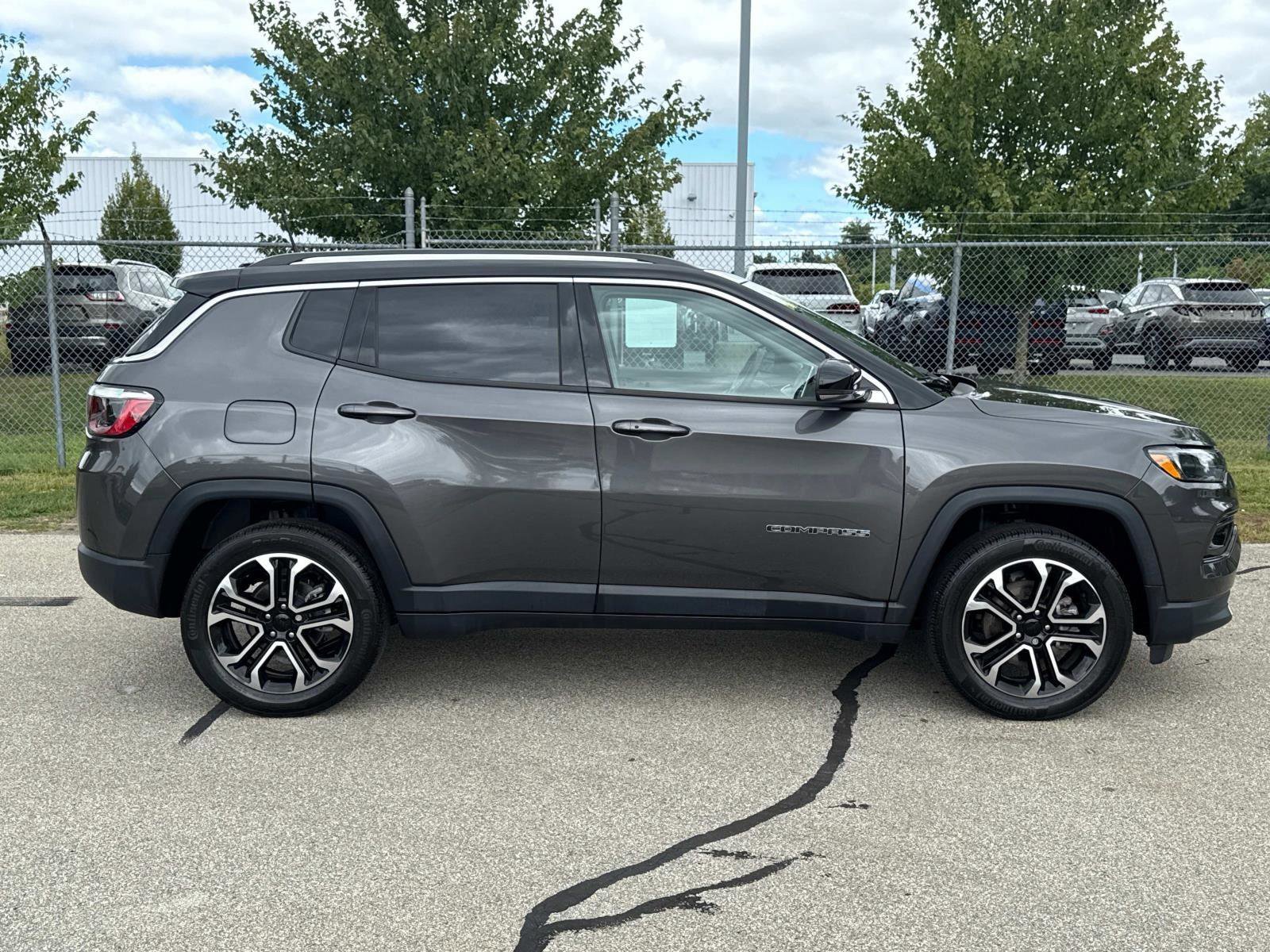 Used 2022 Jeep Compass Limited image 4