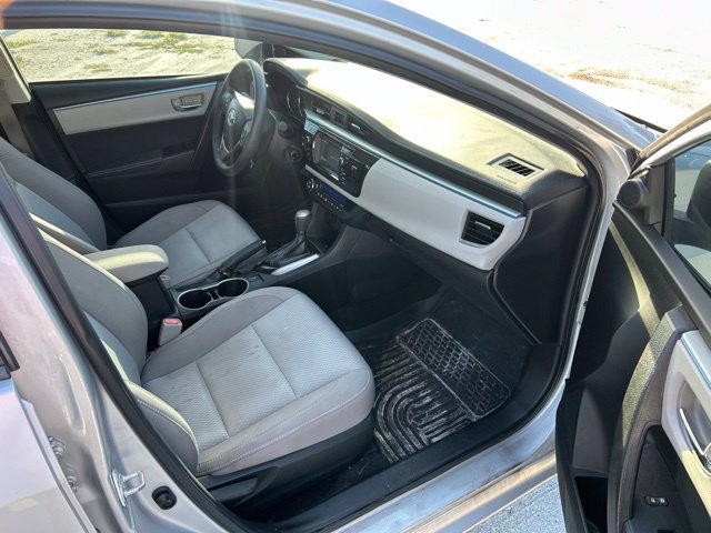 Used 2016 Toyota Corolla LE FWD image 9