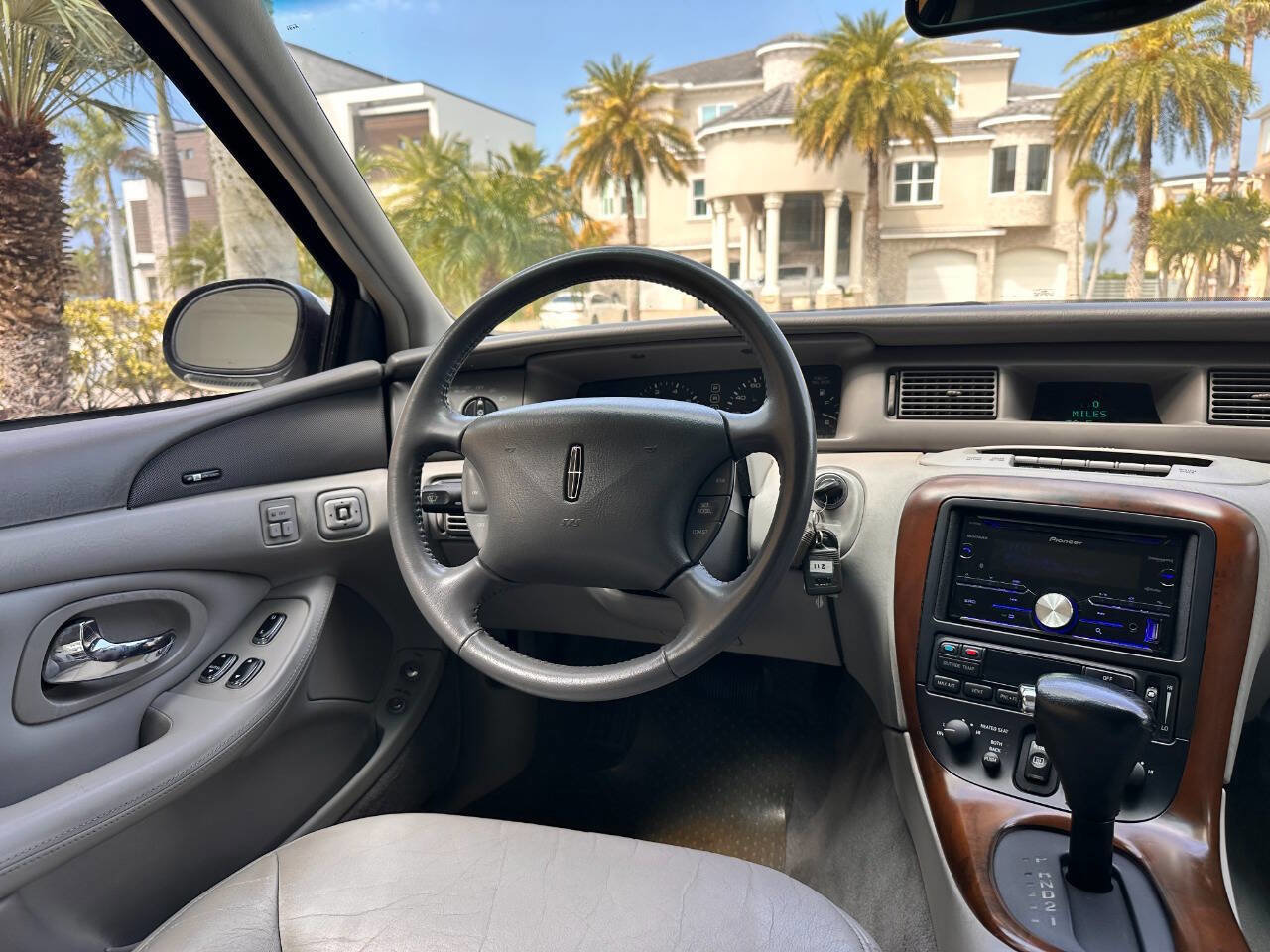 Used 1998 Lincoln Mark VIII RWD image 12