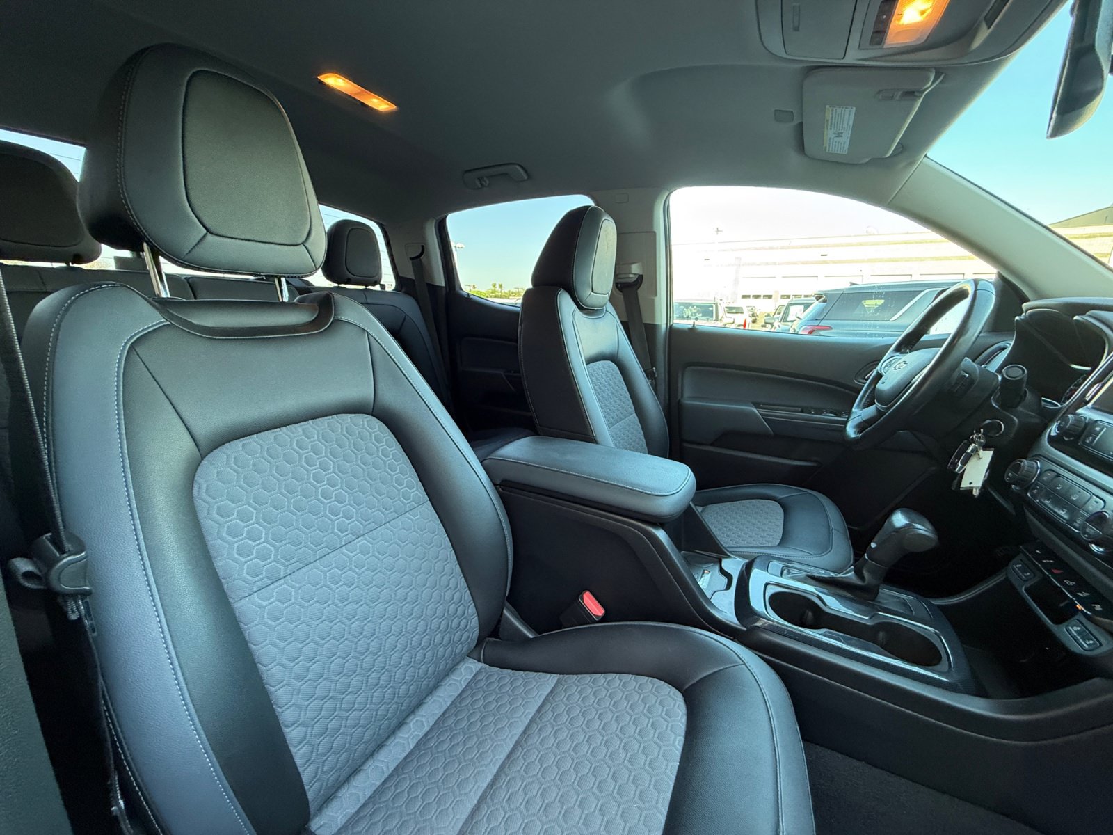 Used 2019 Chevrolet Colorado Z71 AWD/4WD image 19