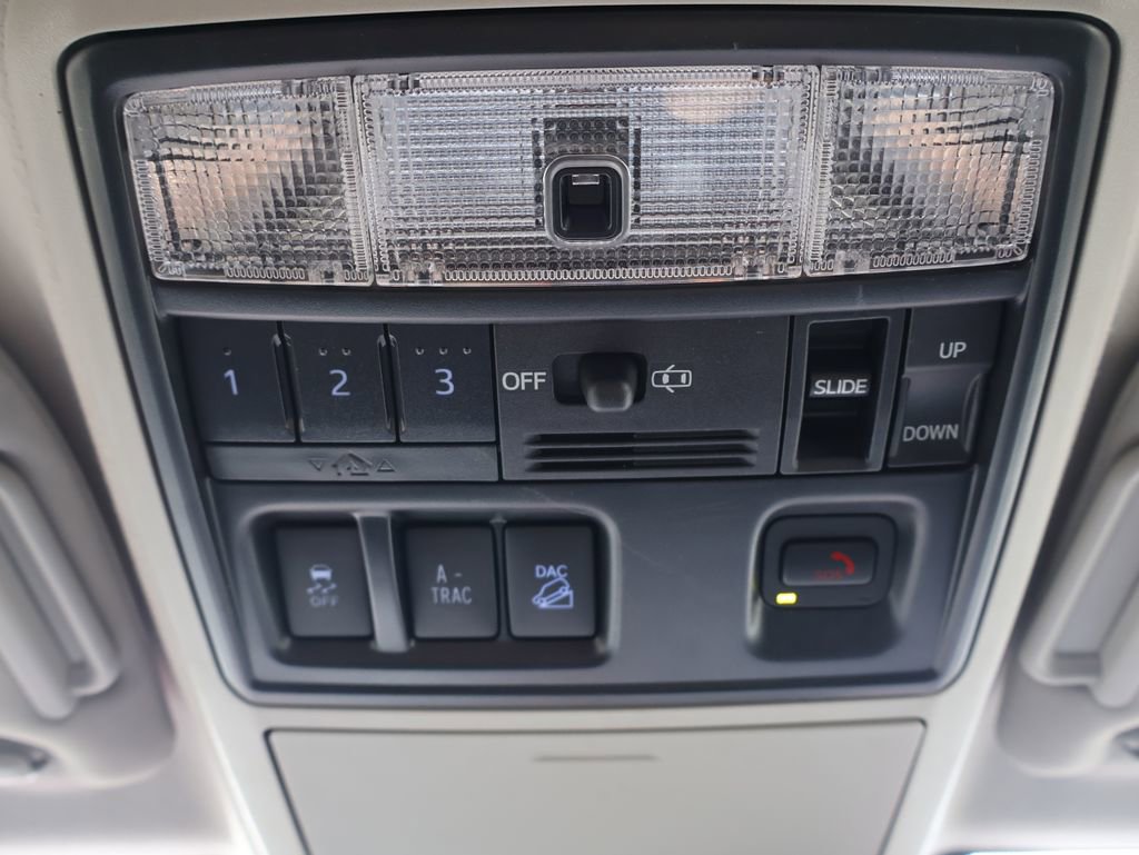 Used 2022 Toyota 4Runner SR5 Premium image 16