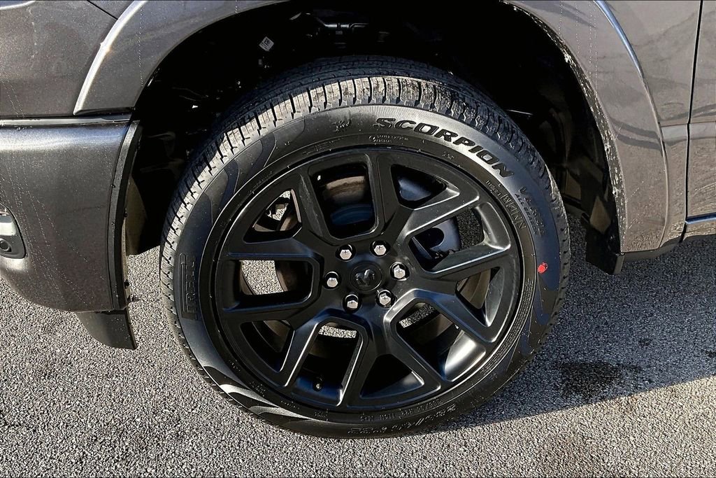 New 2026 RAM 1500 Laramie AWD/4WD image 12
