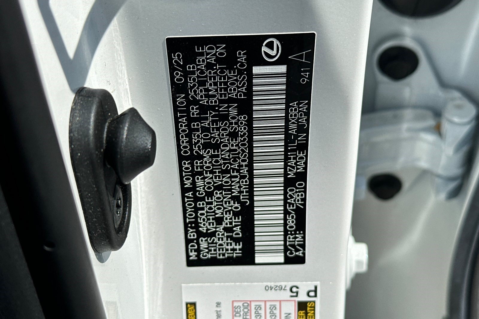 Used 2025 Lexus UX 300h FWD w/ Accessory Package (Z2) image 21