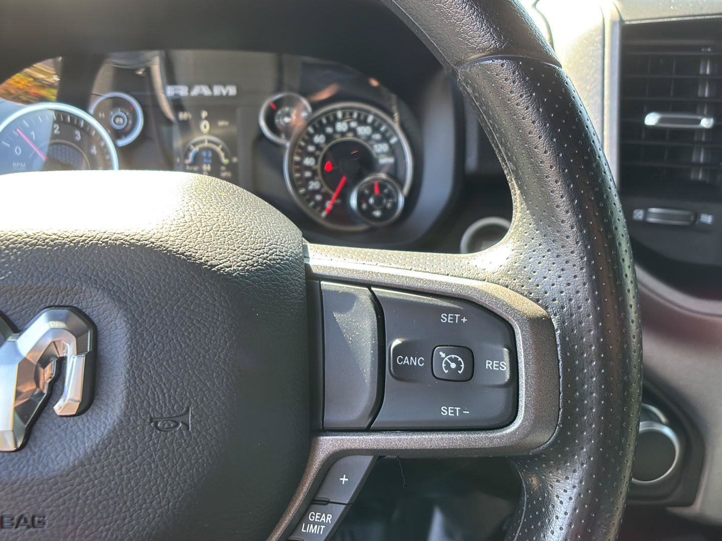 Used 2024 RAM 3500 Tradesman w/ Chrome Appearance Group AWD/4WD image 59