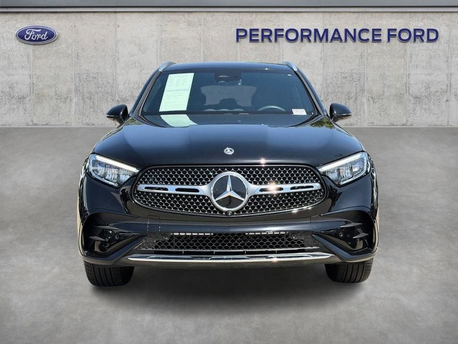 Used 2024 Mercedes-Benz GLC 300 image 3