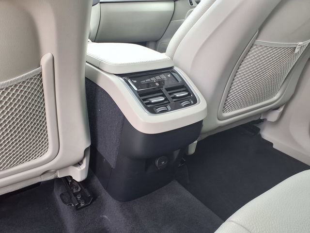Used 2023 Volvo XC90 B6 Plus w/ Protection Package Premier image 21