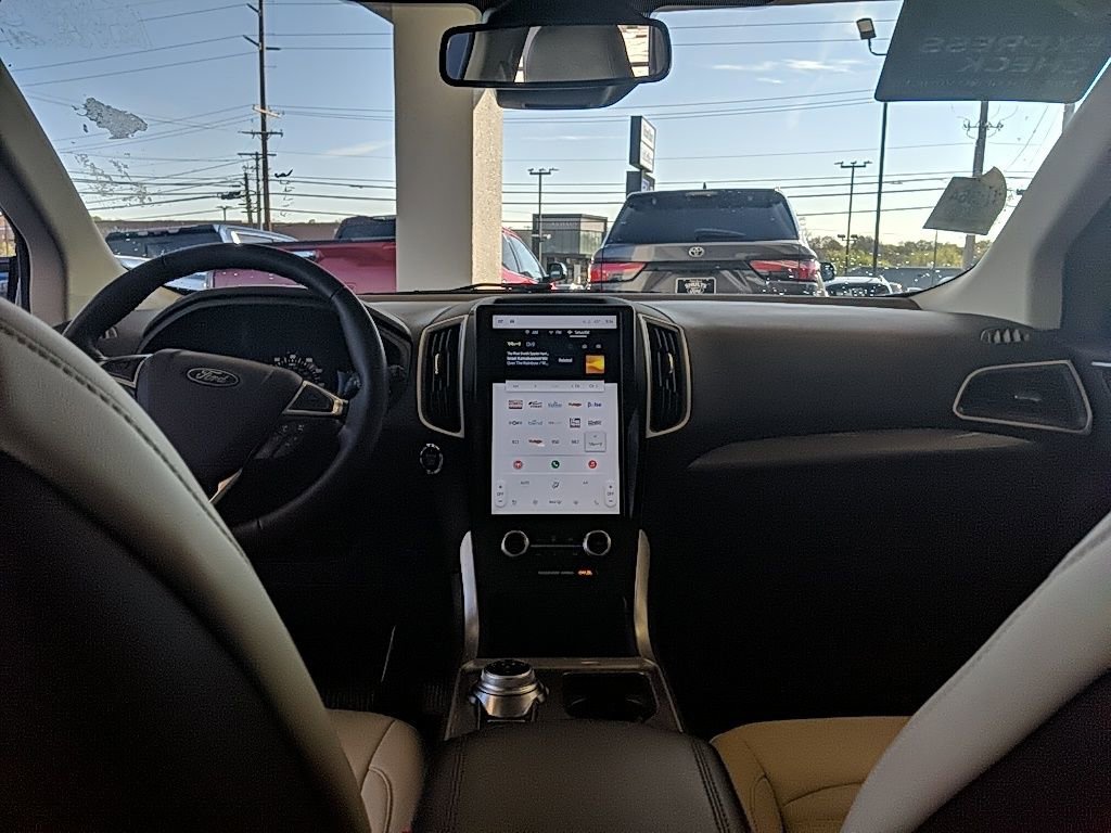 Used 2024 Ford Edge SEL w/ Convenience Package image 14