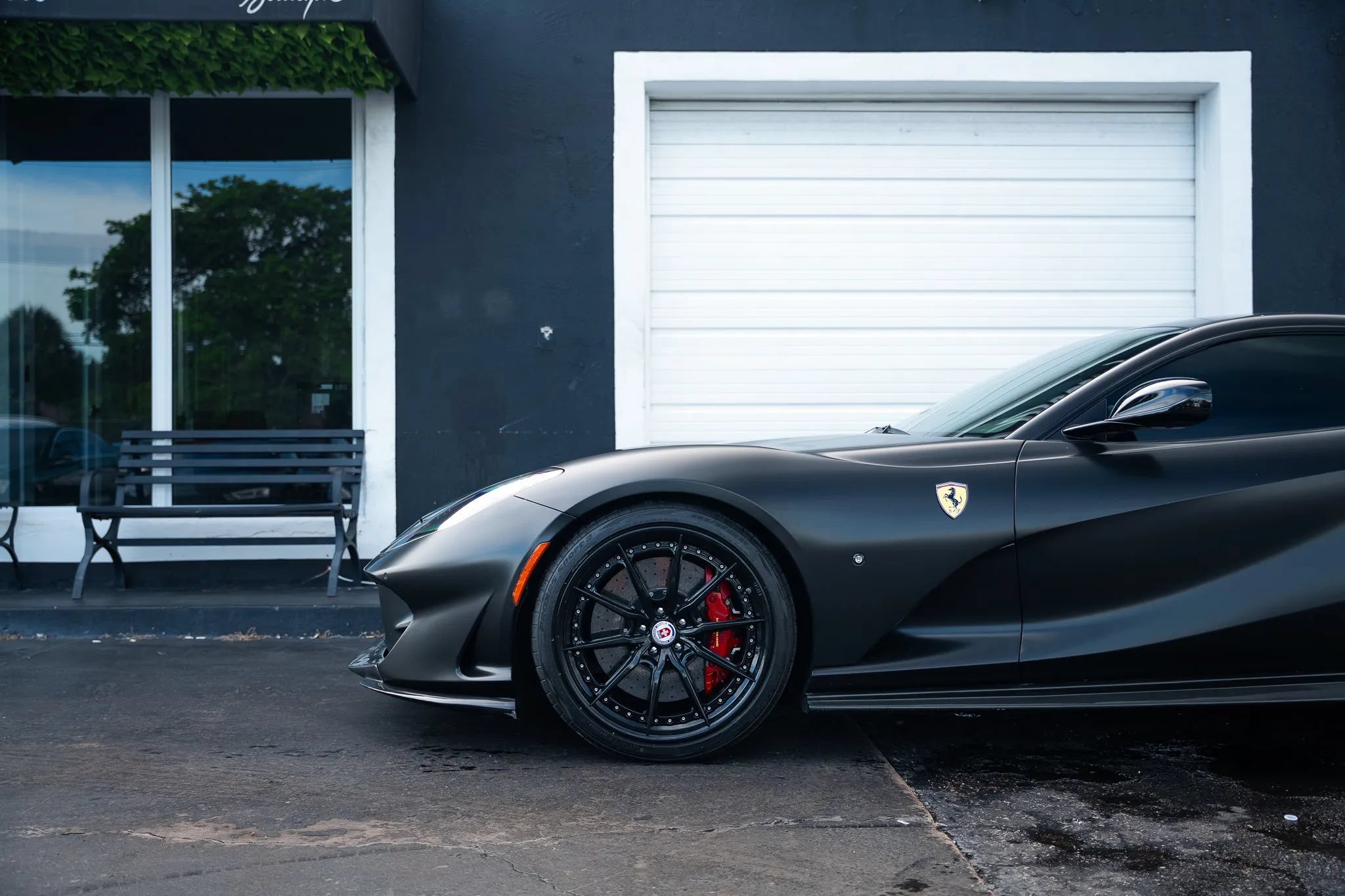 Used 2019 Ferrari 812 Superfast RWD image 8