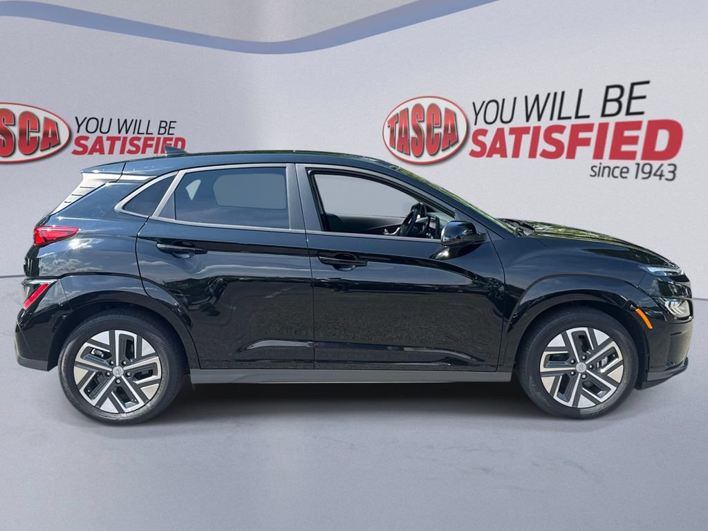 Certified 2022 Hyundai Kona Limited w/ Cargo Package FWD image 11