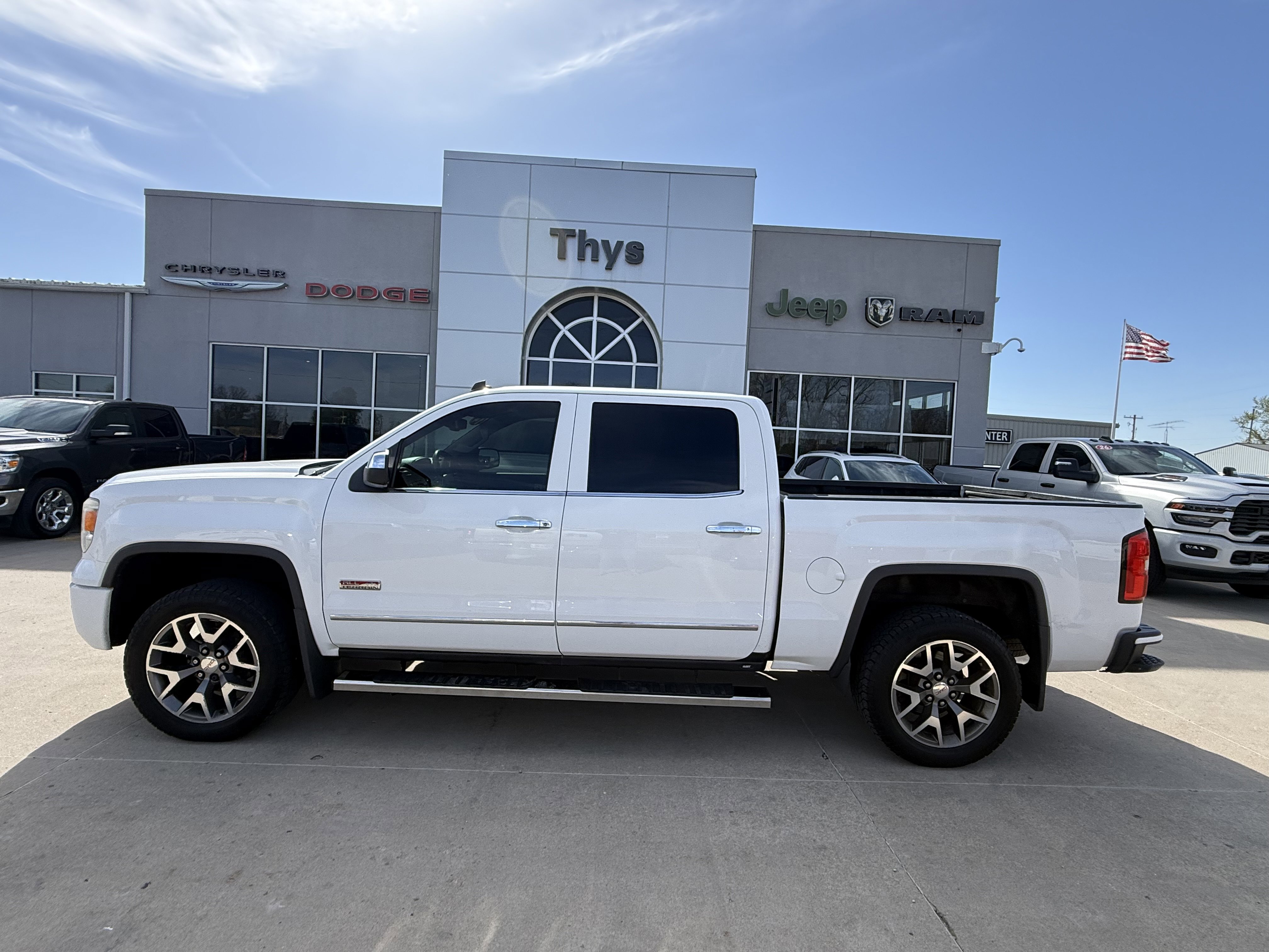 Used 2014 GMC Sierra 1500 SLT w/ All-Terrain Package image 29