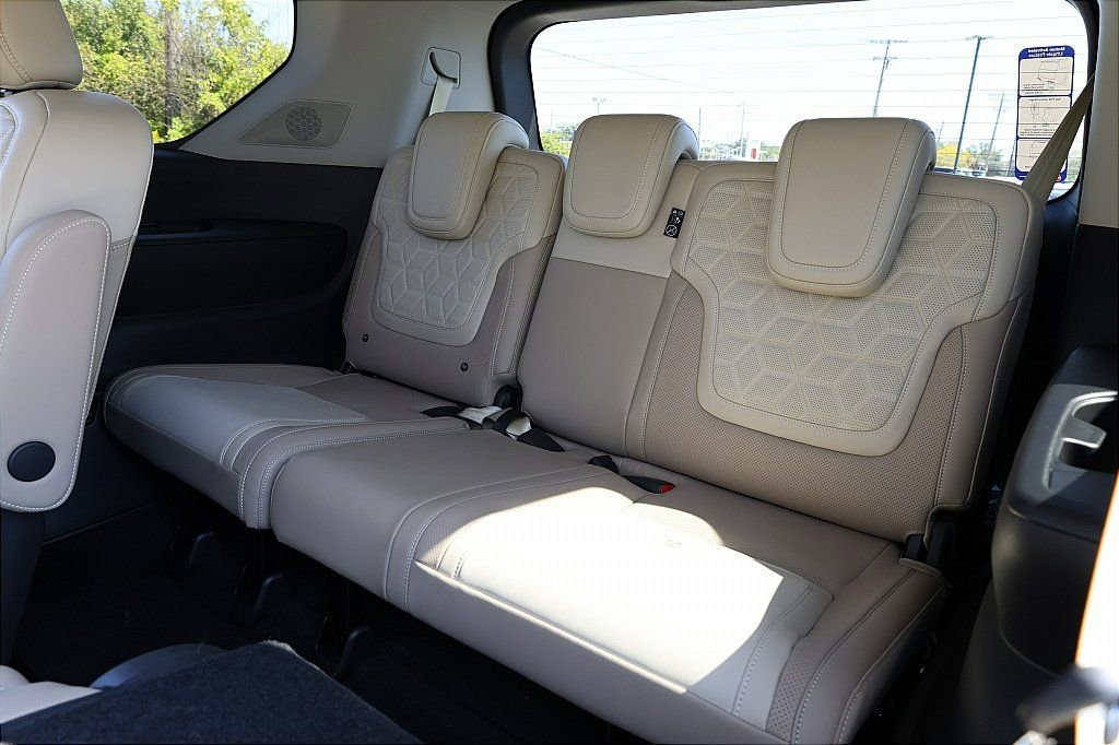 New 2026 Nissan Armada Platinum image 11