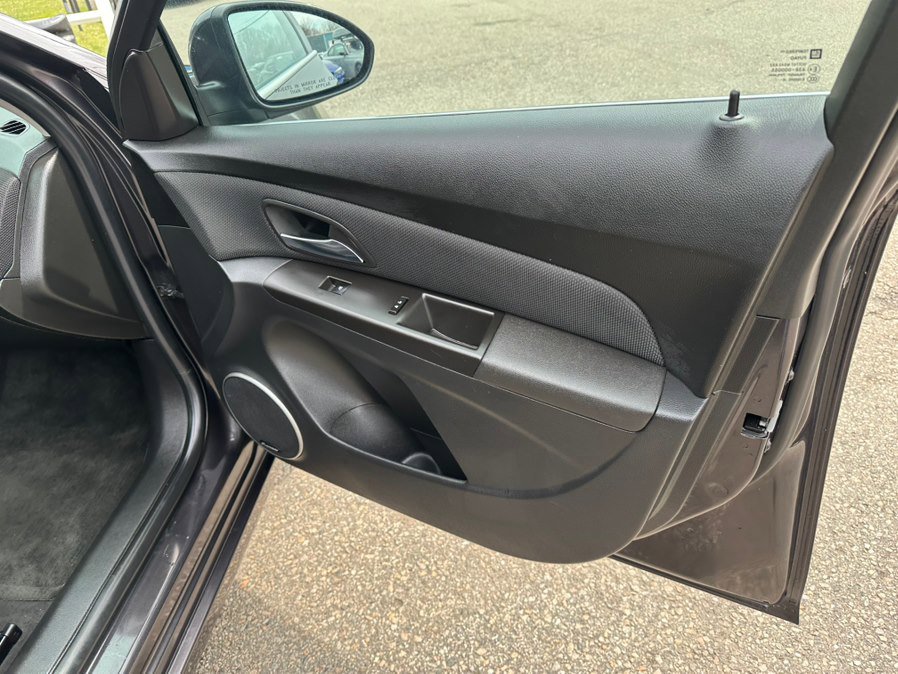 Used 2015 Chevrolet Cruze Diesel w/ Sun And Sound Package image 11