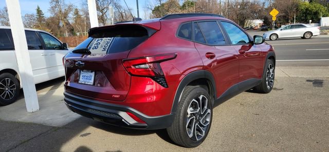 Used 2024 Chevrolet Trax RS w/ Sunroof Package image 4