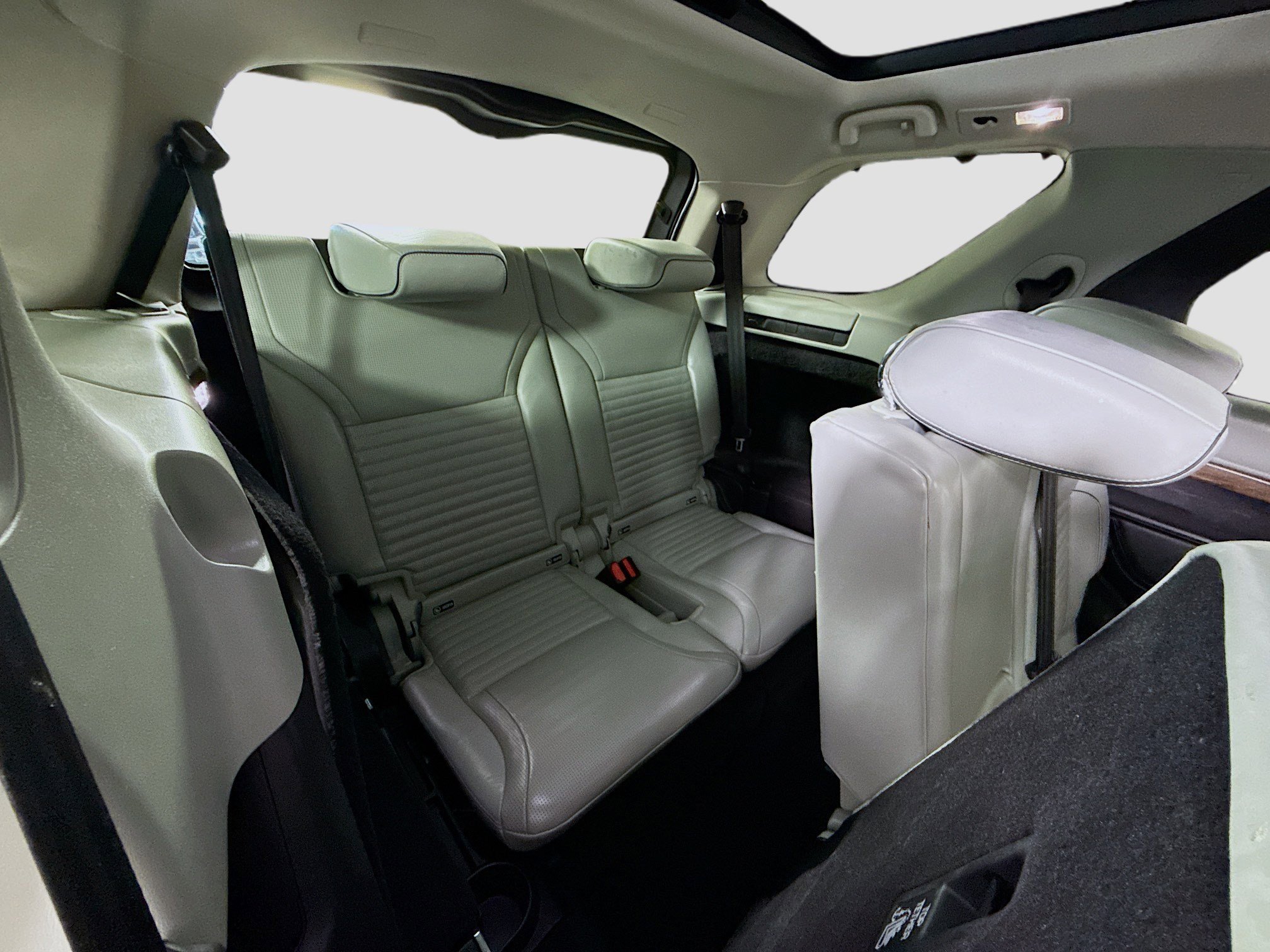 Used 2017 Land Rover Discovery HSE Luxury image 41