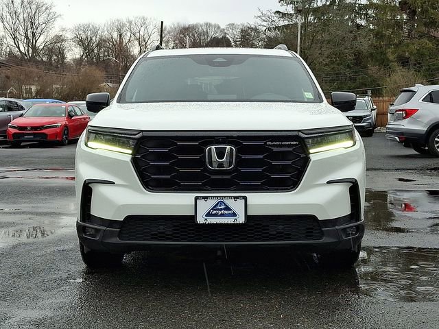 Certified 2025 Honda Pilot Black Edition image 2