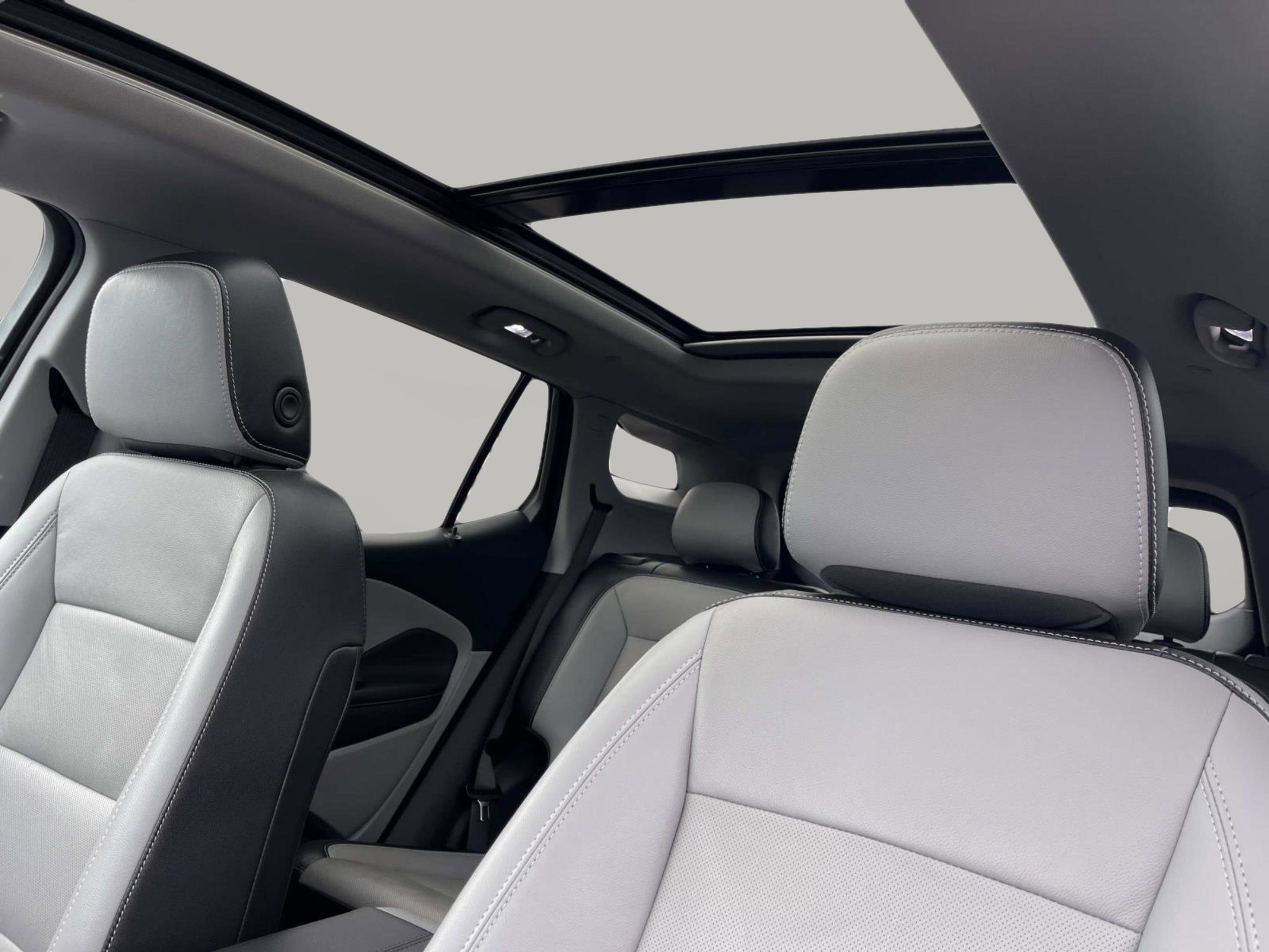 Used 2023 GMC Terrain SLT w/ Infotainment Package II image 35