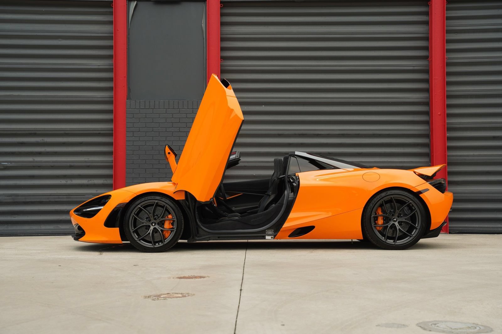 Used 2022 McLaren 720S Performance RWD image 6