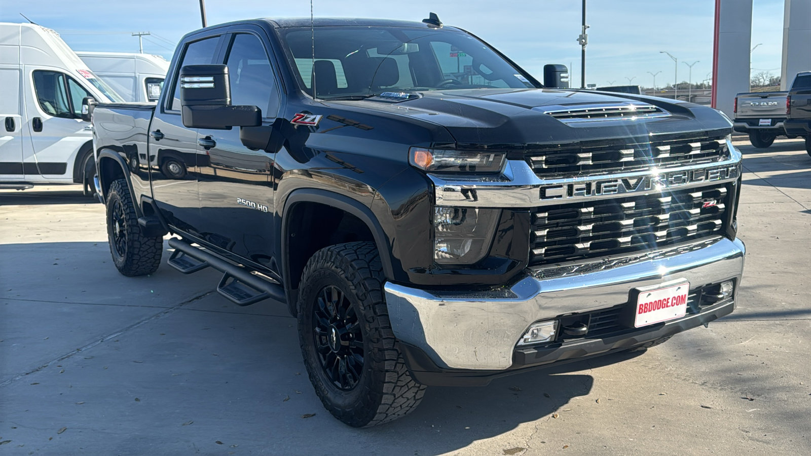 Used 2023 Chevrolet Silverado 2500 LT w/ Convenience Package image 3
