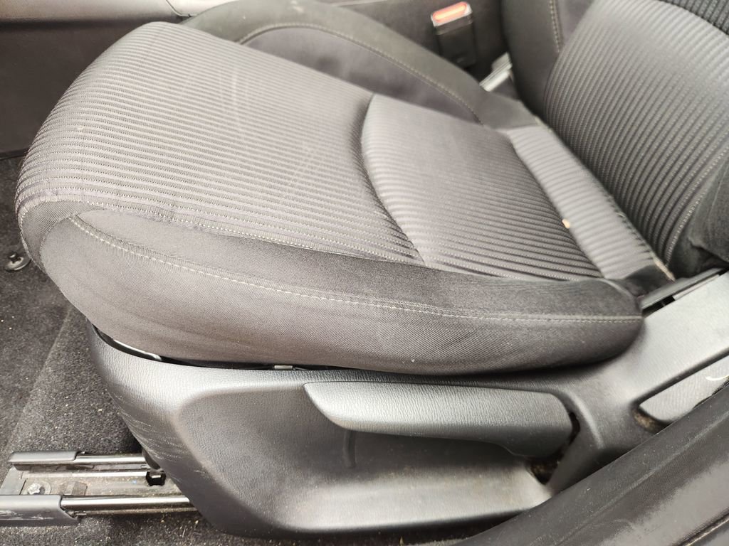 Used 2015 MAZDA MAZDA3 i Touring FWD image 23