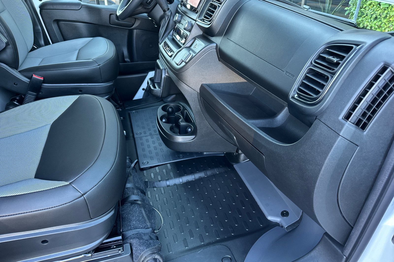 New 2027 RAM ProMaster 1500 w/ Safety Group FWD image 15