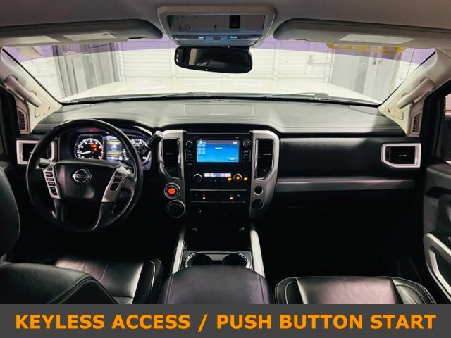 Used 2018 Nissan Titan PRO-4X w/ Pro-4x Convenience Package AWD/4WD image 3