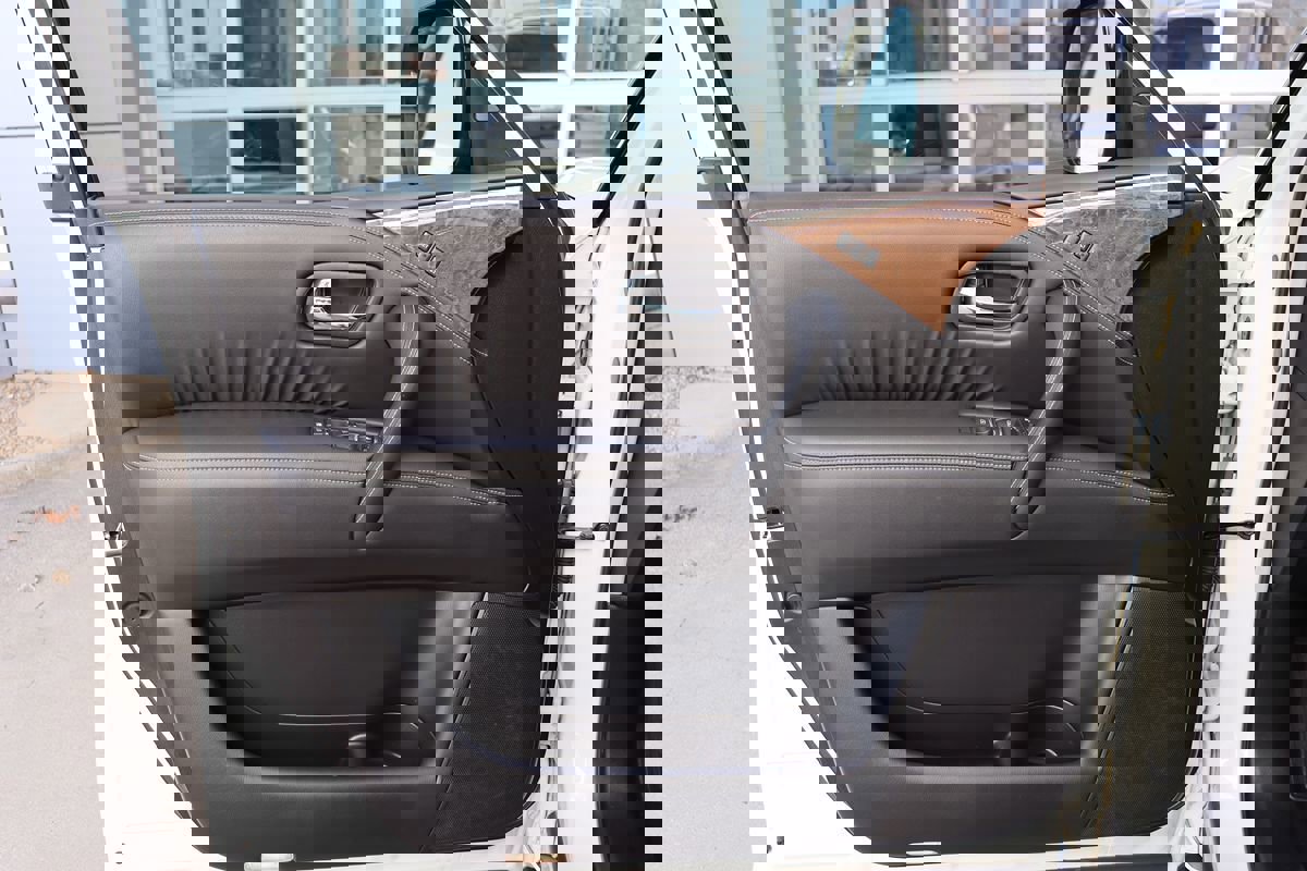 Used 2016 INFINITI QX80 Luxe w/ 22" Wheel Package image 49