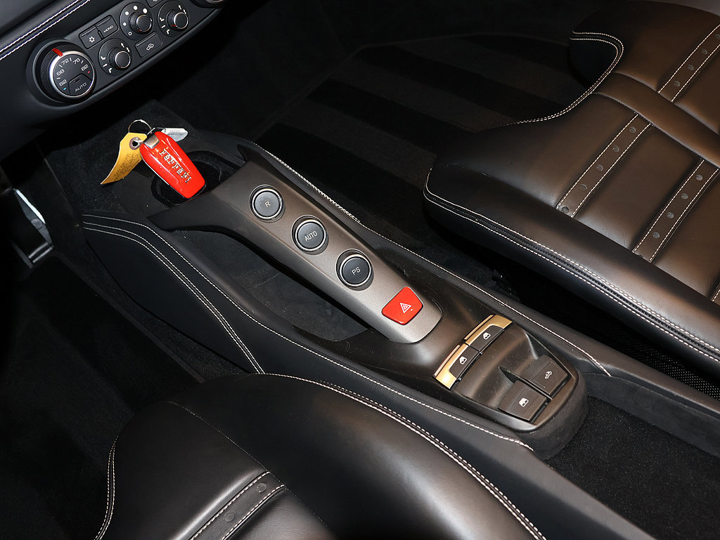 Certified 2018 Ferrari 488 Spider RWD image 34