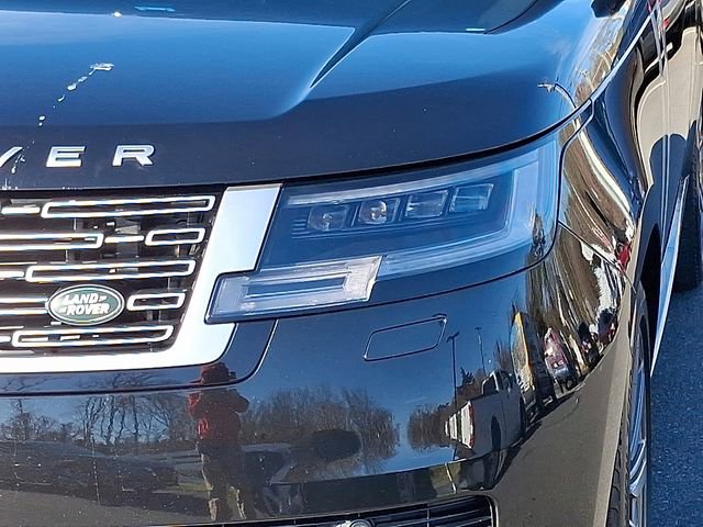 Used 2025 Land Rover Range Rover Long Wheelbase Autobiography image 11