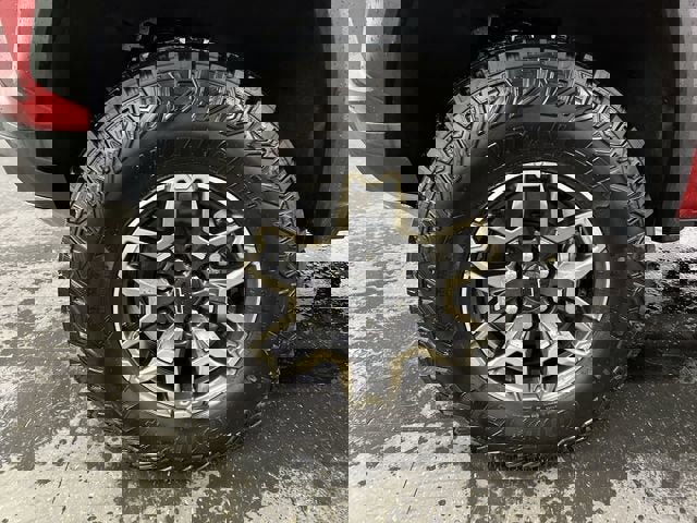 Certified 2025 Chevrolet Colorado ZR2 w/ Technology Package image 33