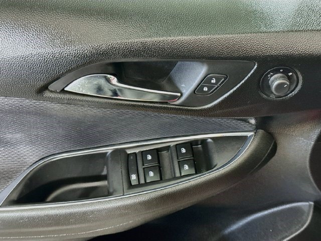 Used 2018 Chevrolet Cruze LT w/ Convenience Package FWD image 23