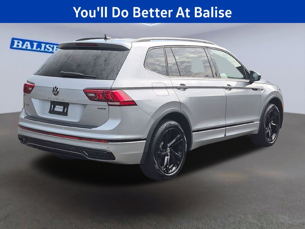 Used 2024 Volkswagen Tiguan SE R-Line AWD/4WD image 4
