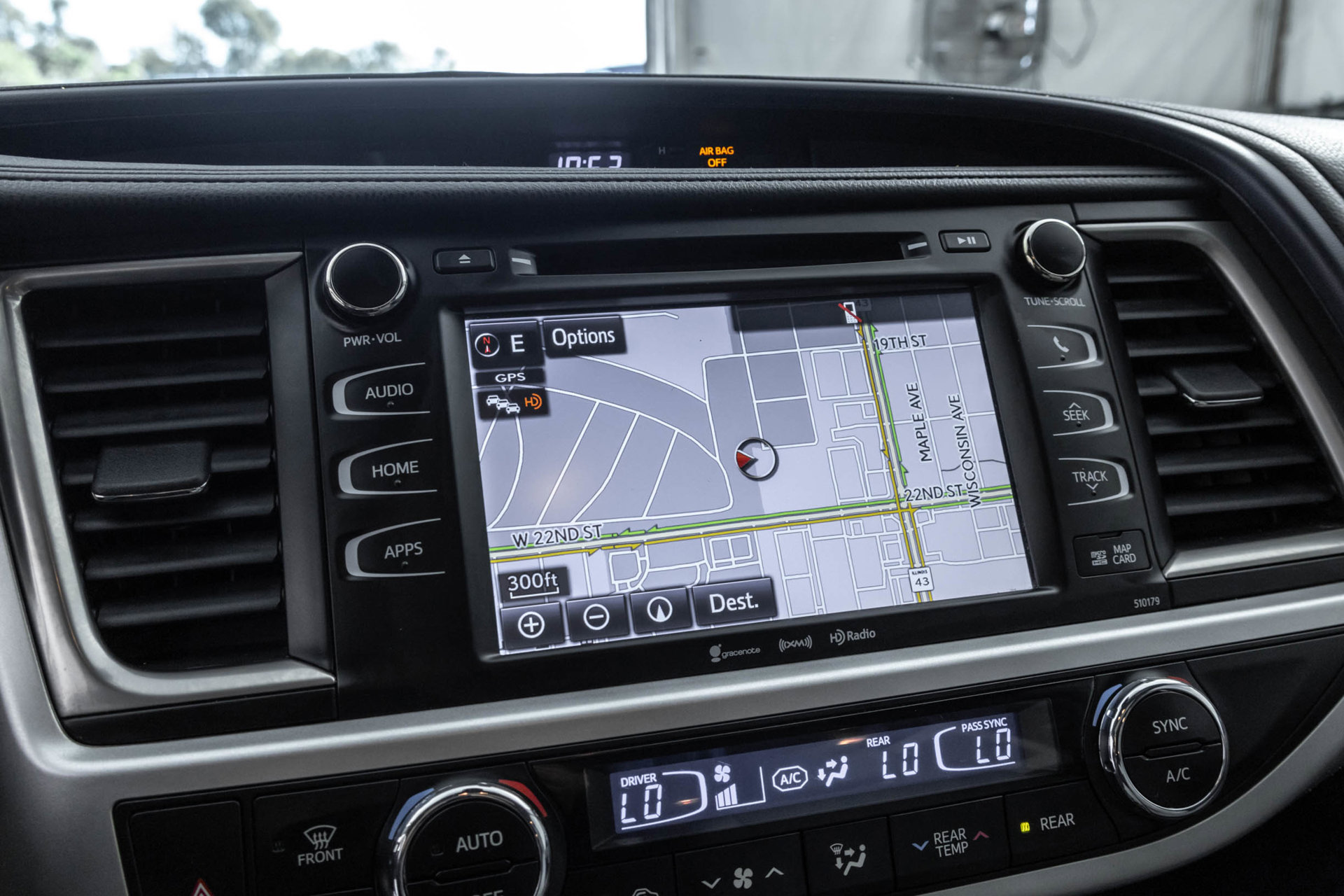 Used 2018 Toyota Highlander XLE AWD/4WD image 10