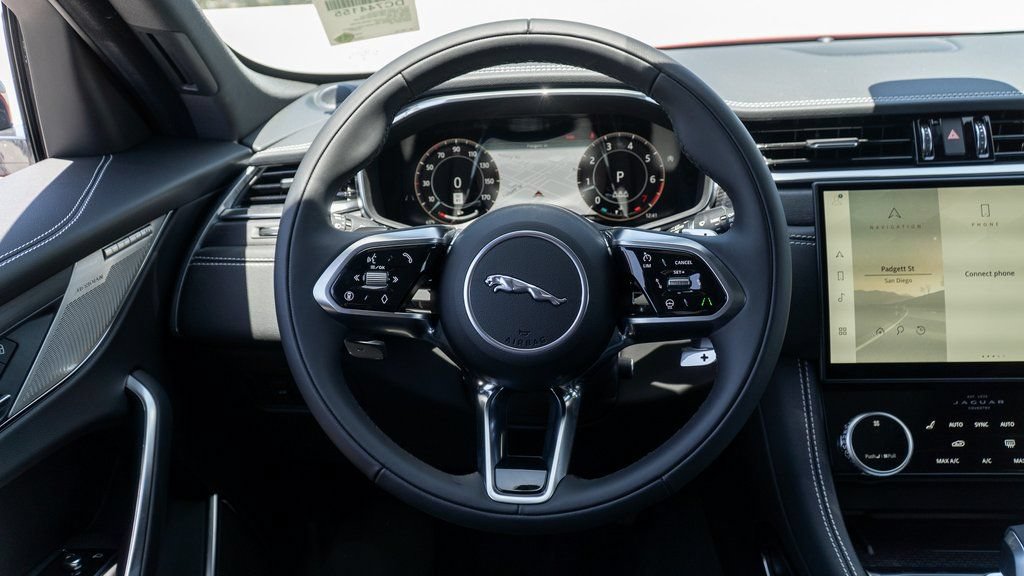 Used 2025 Jaguar F-PACE R-Dynamic S AWD/4WD image 13
