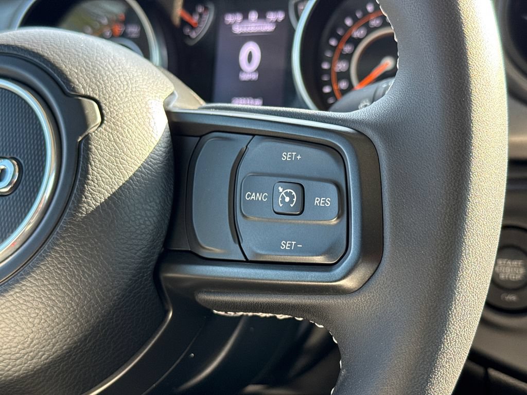 Used 2023 Jeep Gladiator Mojave AWD/4WD image 27
